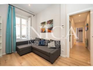Appartement à Universidad-Malasaña. Vivienda reformada con encanto y rentabilidad inmediata en la me
