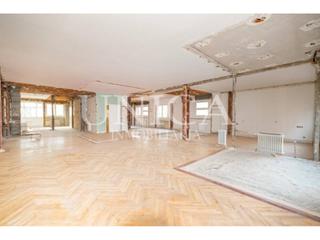 Appartement à Almagro. Oportunidad de reforma con garaje en zona prime de almagro
