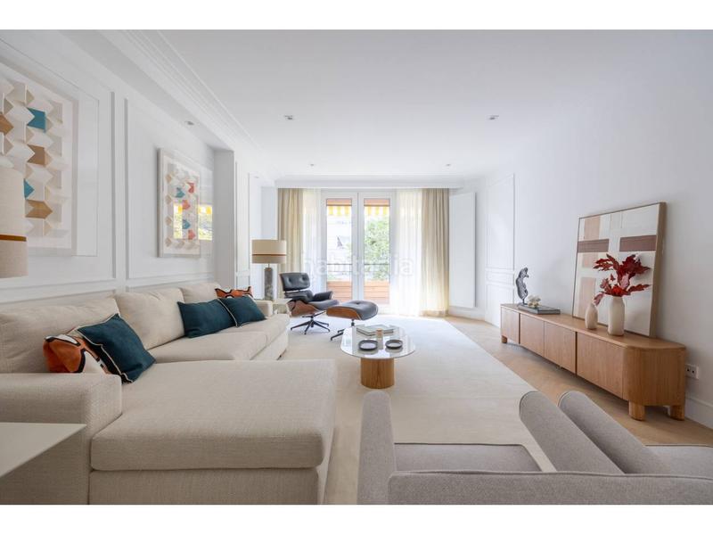 Foto eb8f3fee-00d1-4e1b-8771-ff0316bf34a4. Piso lujo en velazque con terraza amplia terraza en Madrid
