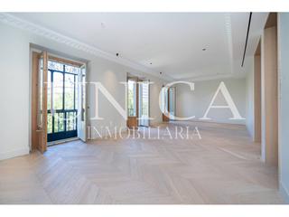 Piso en Recoletos. Exclusiva residencia de lujo en el corazón de madrid vídeo