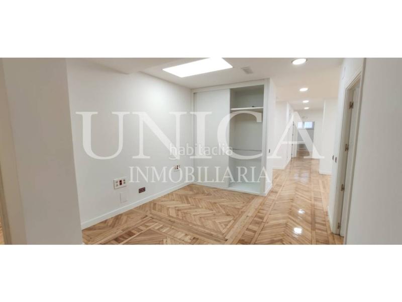 Foto 8a44bf8e-6b8d-4c89-9ce1-826dc6ec3850. Office space with heating in El Viso Madrid