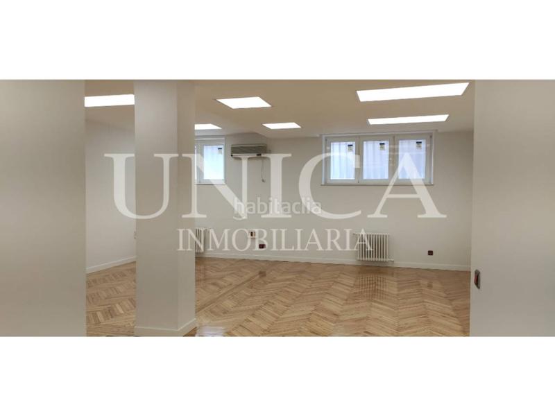 Foto 98c65294-2b50-4fd9-913c-cc944fed0b43. Office space with heating in El Viso Madrid