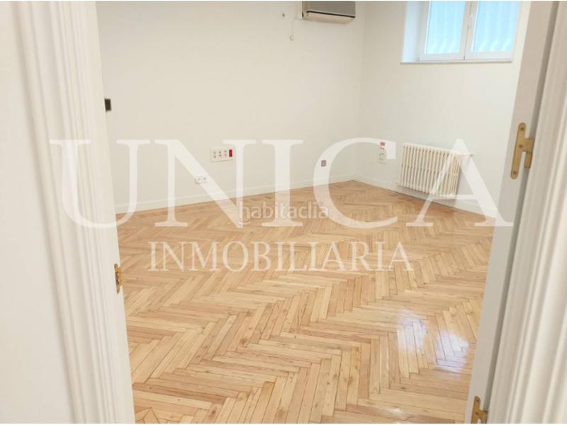 Foto e0599d65-88e9-4470-8049-cea4b0eb90aa. Office space with heating in El Viso Madrid