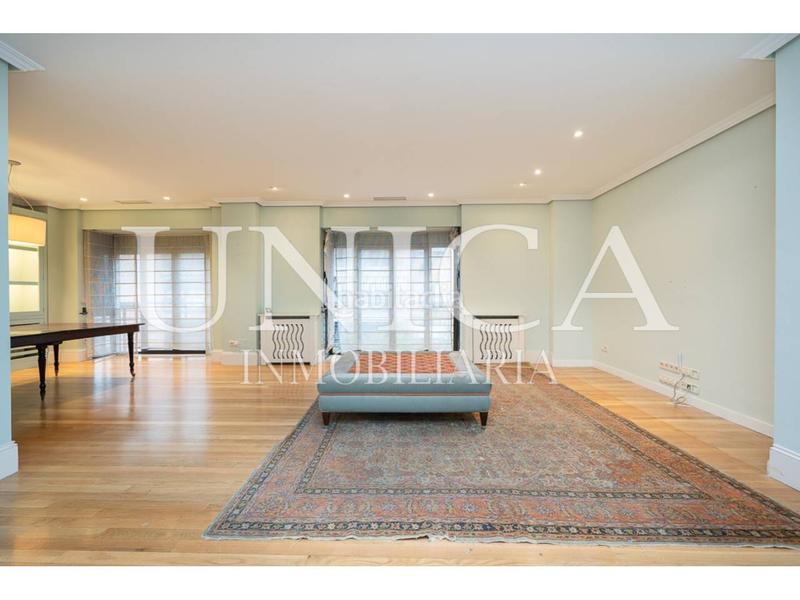 Foto e2c51e2d-ed6d-48b3-b49f-48db4f2d5d43. Appartement avec chauffage parking piscine dans Nueva España Madrid