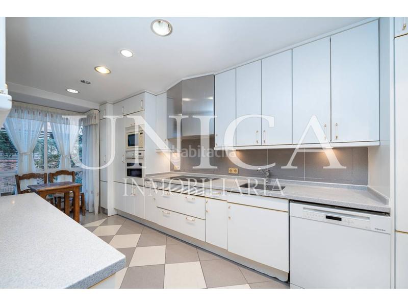 Foto 3229298f-bbd5-48d9-abcd-e5f82b4611d4. Dúplex duplex de lujo en arturo soria en Costillares Madrid