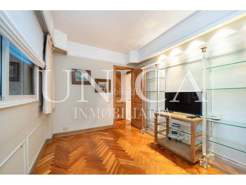 Foto 5b329ecd-734d-40d8-846f-f286810e9a98. Dúplex duplex de lujo en arturo soria en Costillares Madrid