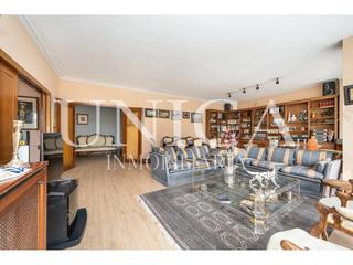 Duplex à Castilla. Dúplex familiar con excelente iluminación en chamartín