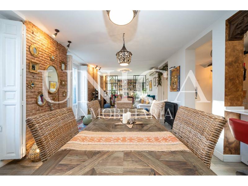 Foto 2ee80ef0-ada2-4e5e-bea8-933ef79678b9. Piso espacio, luz y cuatro balcones en arguelles en Madrid