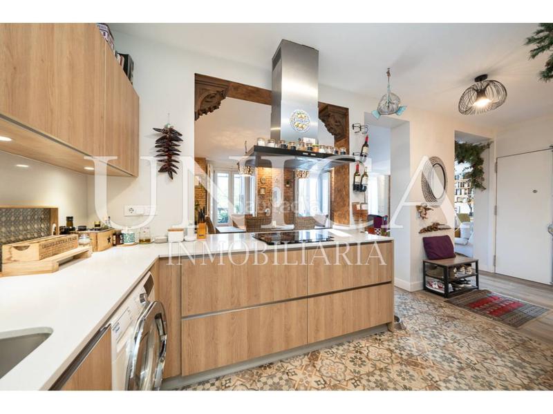 Foto 4c1c3d02-14df-48dc-b628-fd1d78e81f79. Piso espacio, luz y cuatro balcones en arguelles en Madrid