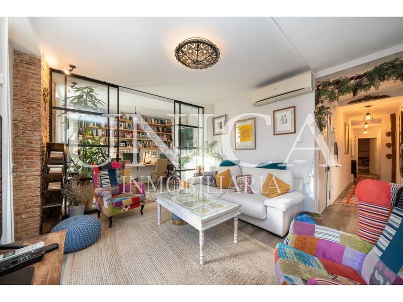 Foto 521b52fc-12ff-4904-b4d3-4f5975c95fd7. Piso espacio, luz y cuatro balcones en arguelles en Madrid