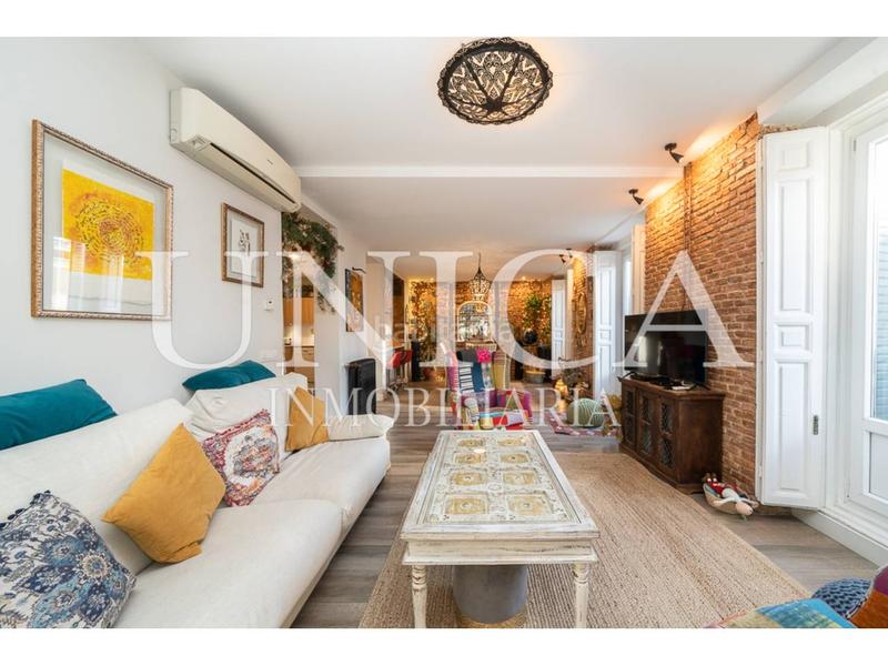 Foto 5fd8be28-fe82-47a8-ba13-8363d0e31b3b. Piso espacio, luz y cuatro balcones en arguelles en Madrid