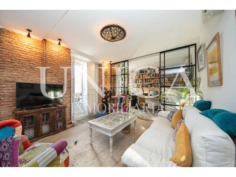 Foto a129a7b6-d6ce-493f-85a0-83223e4cfdd7. Piso espacio, luz y cuatro balcones en arguelles en Madrid
