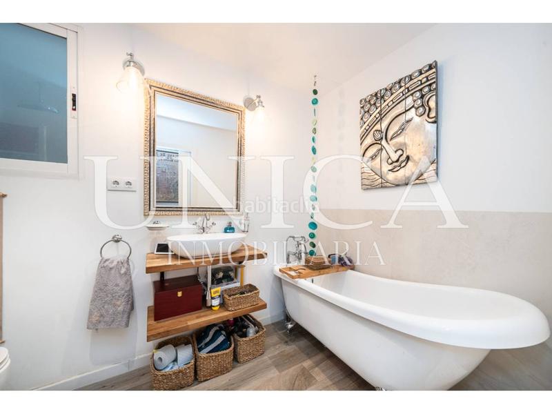 Foto b5e57af7-cd7a-4cb0-bfea-8638f78dac5f. Piso espacio, luz y cuatro balcones en arguelles en Madrid