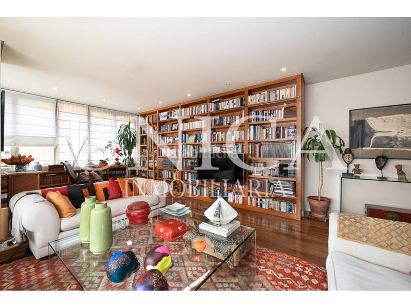 Foto 10a62a15-407b-4963-98ff-fbc7e7a81eea. Piso vivienda con plaza de garaje en buena finca dEl Viso en Madrid