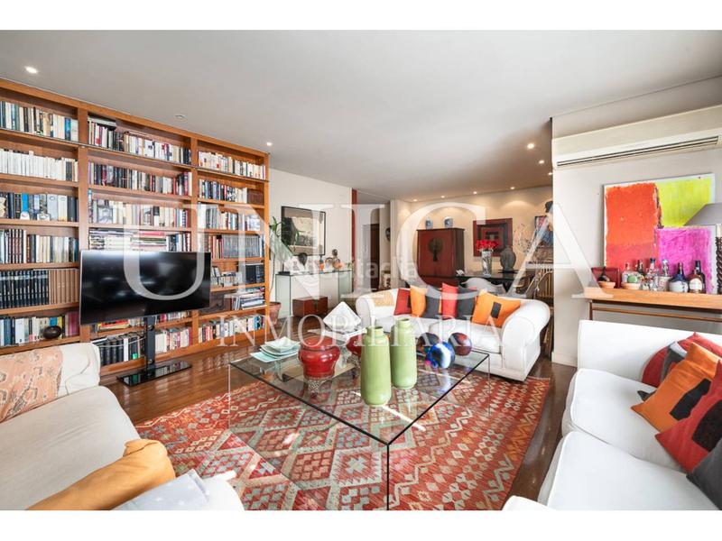 Foto 2ae7ac4c-6884-44c0-85df-2e4be2dba24c. Piso vivienda con plaza de garaje en buena finca dEl Viso en Madrid