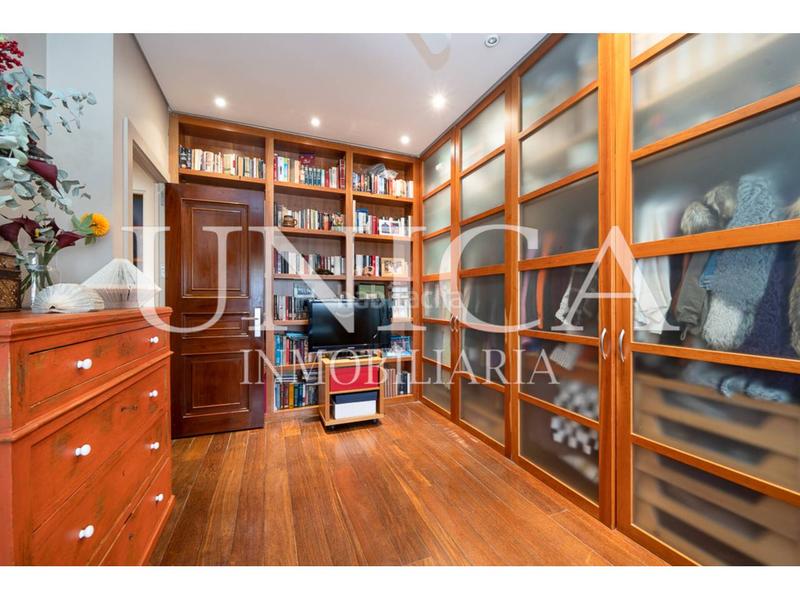 Foto 6181c902-c8b4-4ec1-bd95-77ae8a31ea8f. Piso vivienda con plaza de garaje en buena finca dEl Viso en Madrid