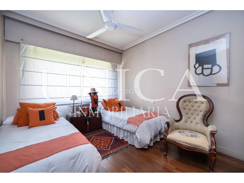 Foto a09af3a0-b726-456b-8bc3-1f5530d38356. Piso vivienda con plaza de garaje en buena finca dEl Viso en Madrid