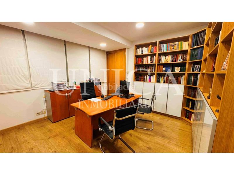 Foto e6befb7d-2704-4309-a468-229150cfd4c9. Flat with heating in Castillejos-Cuzco Madrid