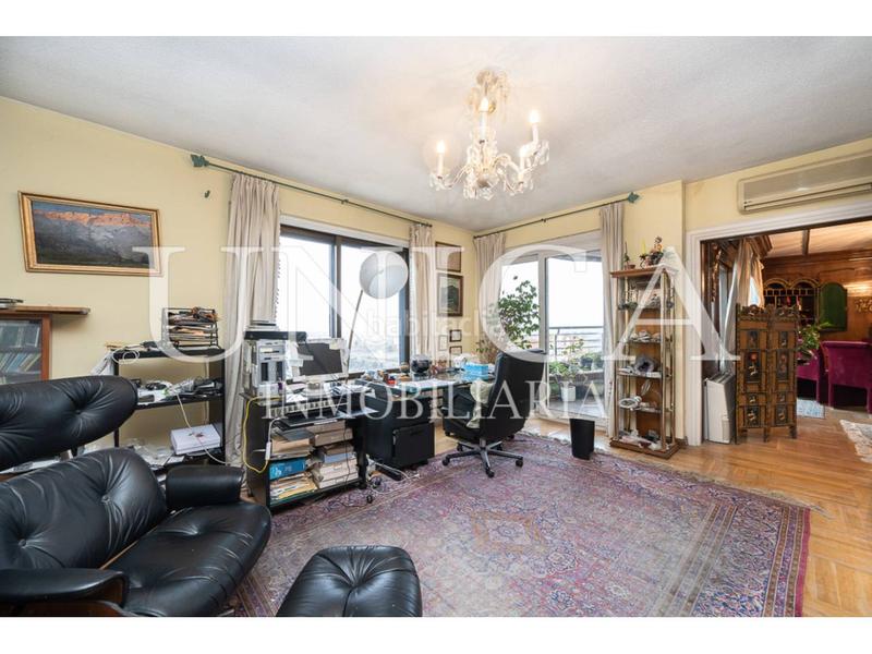 Foto b094f7c6-54a4-4c17-8709-b1dbd7c9d5ea. Duplex with heating parking in Costillares Madrid