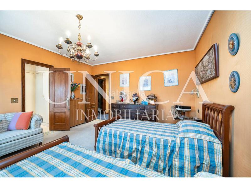 Foto d1410f0f-6881-4b99-939b-c43979f9ced2. Duplex with heating parking in Costillares Madrid