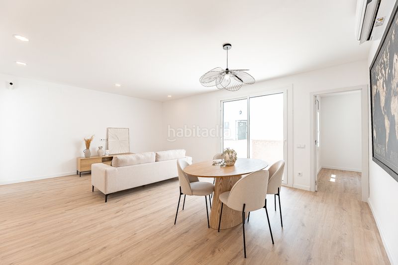 Foto f171b758-6c38-4d4e-8f0a-619d671c2cf0. Casa adossada amb aparcament a La Serreta Rubí