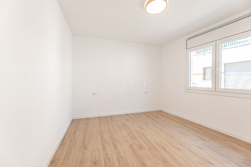 Foto f4476e4d-8b6f-4168-a49b-502fc0ee6977. Casa adossada amb aparcament a La Serreta Rubí