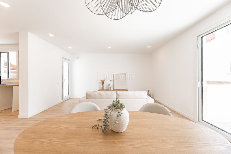 Foto ffe63064-4191-4110-8497-792104882aab. Casa adossada amb aparcament a La Serreta Rubí
