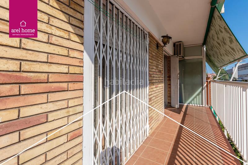 Foto aed749c6-305a-42d0-9cd9-f1c5faa2deae. Piso  de 4 dormitorios con terraza y balcón con plaza de parquing opcional en Esplugues de Llobregat