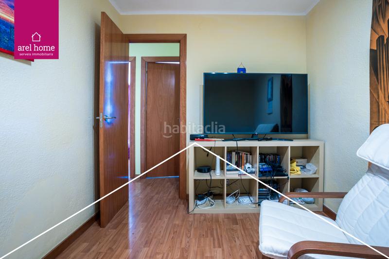 Foto fa8f9894-01a4-4db0-aba3-40862e8225ba. Pis a Can Serra Hospitalet de Llobregat (L´)