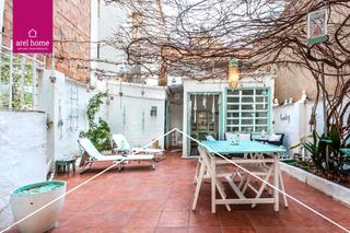 Casa a Can Clota. Fantstica casa, totalmente a reformar, en el corazn de esplugu