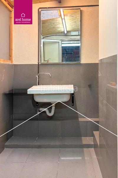 Foto dcade14c-4d46-427b-aa63-06d2a13c36c2. Local comercial a El Gall Esplugues de Llobregat