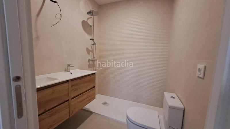Foto d19e3e9a-ee56-45cd-a333-2d0ad67b6e90. Piso descubre tu nuevo hogar! en La Gavarra Cornellà de Llobregat