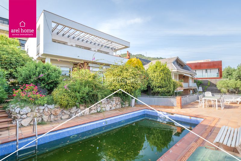 Foto e8c12e65-b70b-4fac-b6d1-e0c769f27c2d. Chalet espacio y modernidad a tu alcance. en La Plana-Bellsoleig Sant Just Desvern