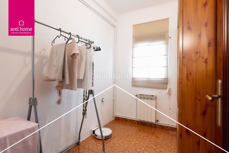 Foto 39a702ea-4119-42c1-86aa-4a1b95240982. Àtic a Centre Esplugues de Llobregat