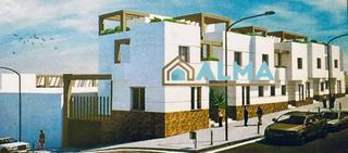 Maison jumelée  Calle las flores. Adosado en algeciras con patio y terrazas