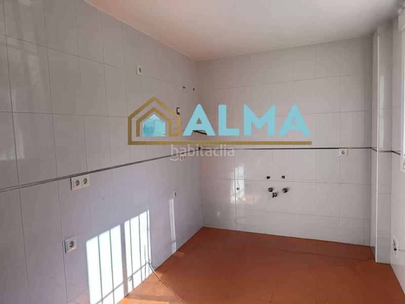 Foto 0fd5f695-d42f-419b-9f94-24a9a10390f1. Casa adossada a Los Pinos Algeciras