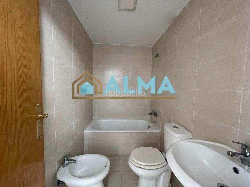 Foto 50a61ce8-f278-42a9-9835-7acb345d87af. Casa adossada a Los Pinos Algeciras