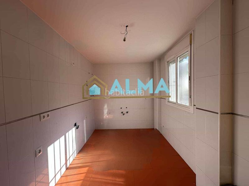 Foto 6bef35dd-5c60-4bf8-86fd-430d1cdf0acd. Casa adossada a Los Pinos Algeciras