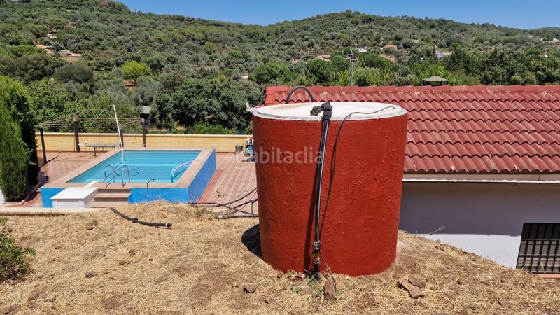 Foto d3a003e6-c3ec-40ee-a50e-39324b2de020. Xalet amb xemeneia aparcament piscina a Las Jaras Córdoba