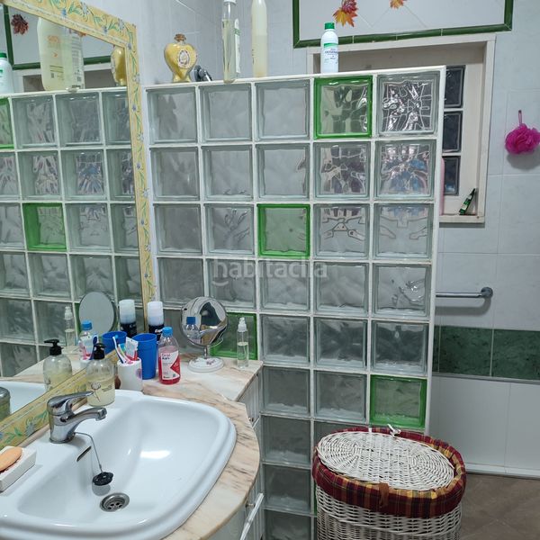 Foto a23640dd-4cc9-456d-a094-fae398718591. Xalet amb xemeneia aparcament piscina a Almodóvar del Río