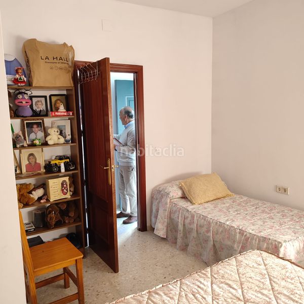 Foto e4f115b0-86c2-486e-8a5b-ba7c759e5303. Xalet amb xemeneia aparcament piscina a Almodóvar del Río