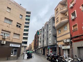 Etagenwohnung  Carrer de llevant. Llevant - miraflors - inversión