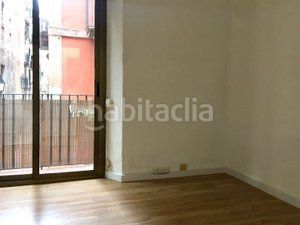 Foto 35557752-daa2-4b5d-b4a9-24a5729429ca. Pis a Raval Barcelona
