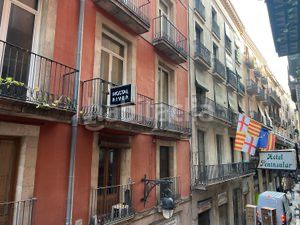 Foto 4090cf61-7b51-4d70-9867-8d8944f80754. Pis a Raval Barcelona