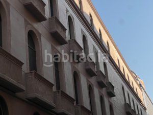 Foto 53af6c89-f595-4dc2-9c1d-60f4d824f8a6. Pis a Raval Barcelona