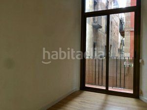 Foto 560a0d69-988b-48ac-b5d9-426e430ea926. Pis a Raval Barcelona