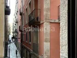 Foto e0b5bca2-6d39-4816-834b-a2564c9a97a8. Pis a Raval Barcelona