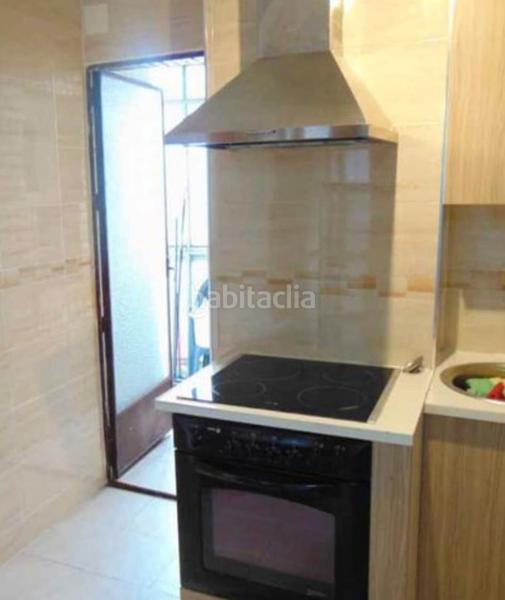 Foto da99ec37-700b-4a27-b176-b7bbfd9462db. Alquiler piso en calle arquitecto felipe giménez lacal 5 3 dormitorios en Pajaritos en Granada