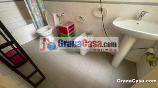 Miete Etagenwohnung  Calle gran capitán. Bajo de 2 dormitorios con wifi fibra incluido junto gran capitán