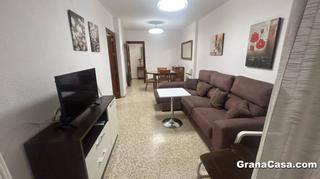 Rent Flat in Calle artesano molero 5. Piso de 3 dormitorios junto hipercor (junto calle santa clotilde